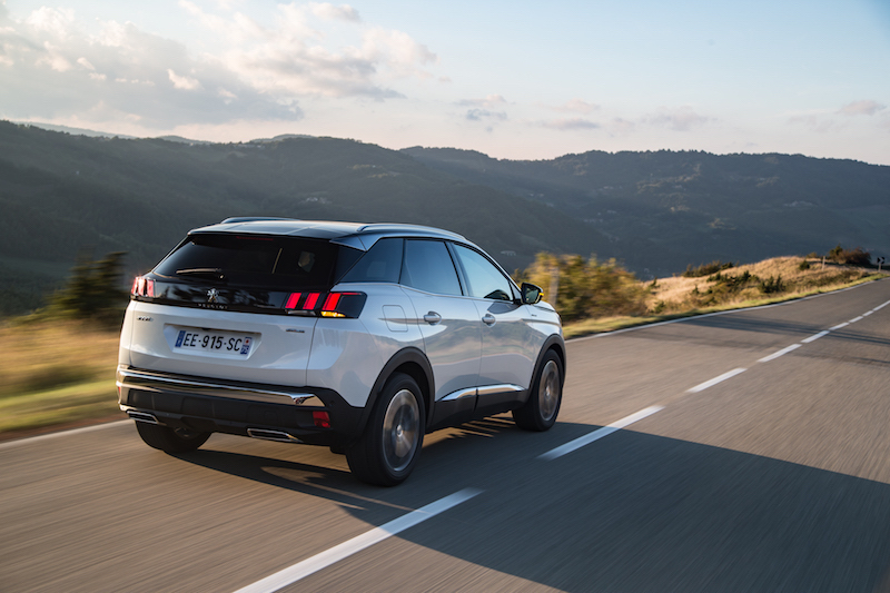 Peugeot 3008 e 5008: con il motorel 1.5 BluHDi arriva il cambio EAT8 Peugeot 3008 e 5008: con il motorel 1.5 BluHDi arriva il cambio EAT8