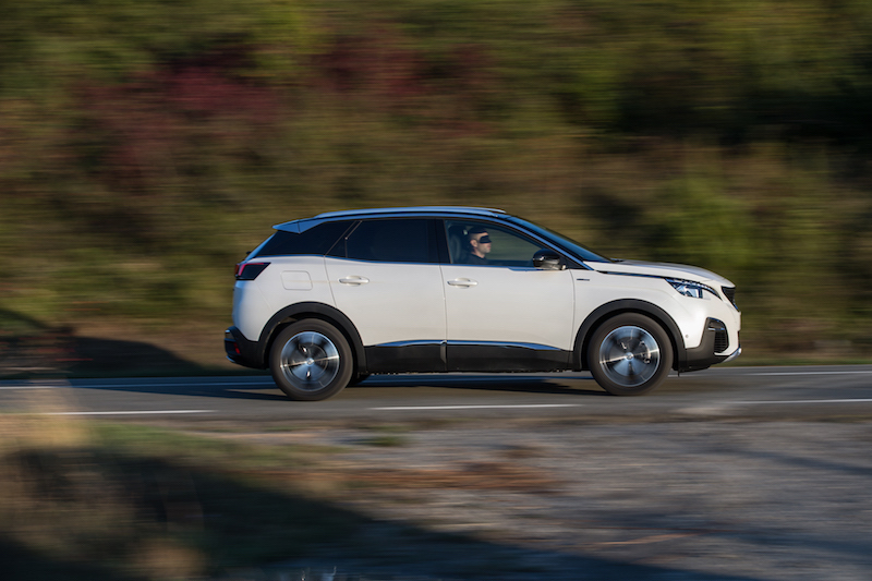 Peugeot 3008 e 5008: con il motorel 1.5 BluHDi arriva il cambio EAT8 Peugeot 3008 e 5008: con il motorel 1.5 BluHDi arriva il cambio EAT8