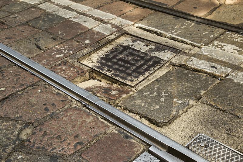 Milano, il pavè costa caro: la metà dei fondi totali per ristrutturare