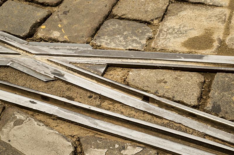 Milano, il pavè costa caro: la metà dei fondi totali per ristrutturare