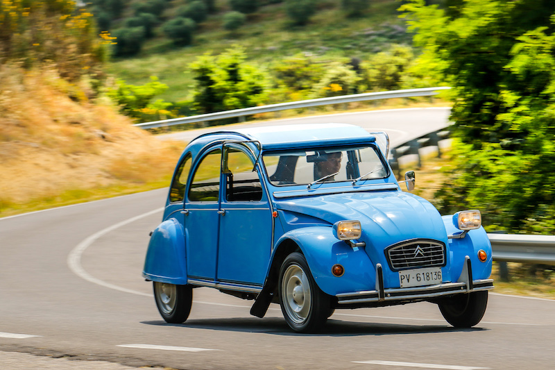 Citroen 2CV, settant’anni e non sentirli Citroen 2CV, settant’anni e non sentirli