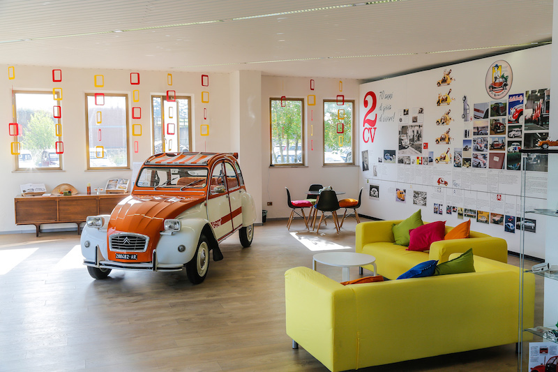 Citroen 2CV, settant’anni e non sentirli Citroen 2CV, settant’anni e non sentirli
