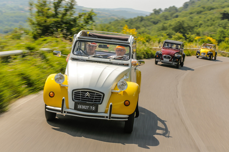 Citroen 2CV, settant’anni e non sentirli Citroen 2CV, settant’anni e non sentirli