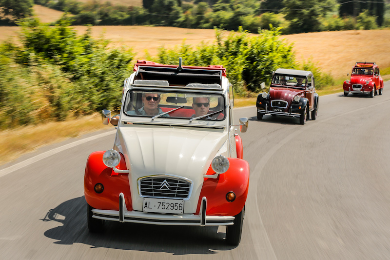 Citroen 2CV, settant’anni e non sentirli Citroen 2CV, settant’anni e non sentirli