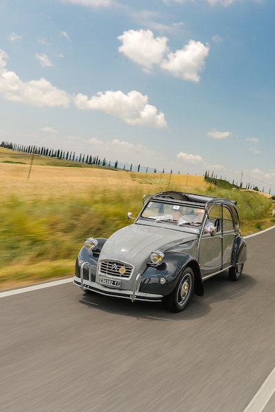 Citroen 2CV, settant’anni e non sentirli Citroen 2CV, settant’anni e non sentirli