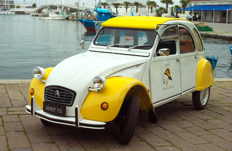 Citroen 2CV, settant’anni e non sentirli Citroen 2CV, settant’anni e non sentirli