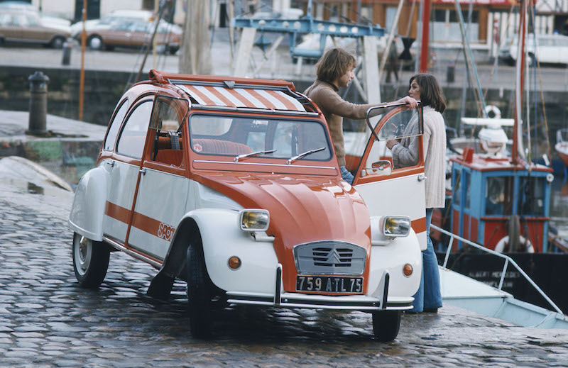 Citroen 2CV, settant’anni e non sentirli Citroen 2CV, settant’anni e non sentirli
