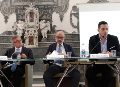 Italiani sempre più malati di “overdose” di web. Lo dice il Rapporto Infosfera