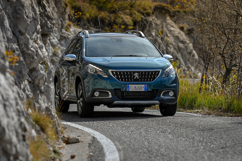 Peugeot 2008 , arriva in gamma il Diesel BlueHDi con cambio automatico EAT6 Peugeot 2008 , arriva in gamma il Diesel BlueHDi con cambio automatico EAT6