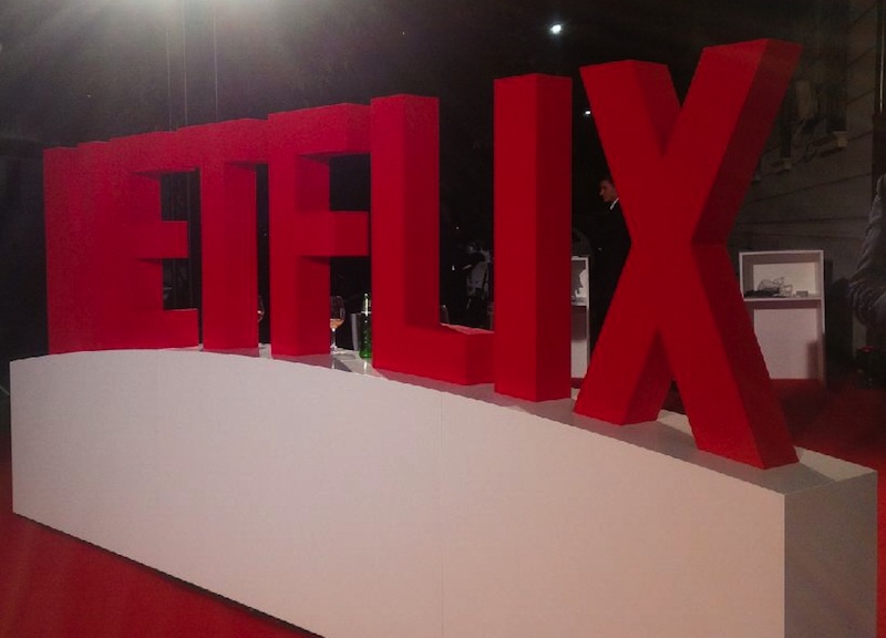 Netflix? Seduta su una montagna di debiti Netflix? Seduta su una montagna di debiti