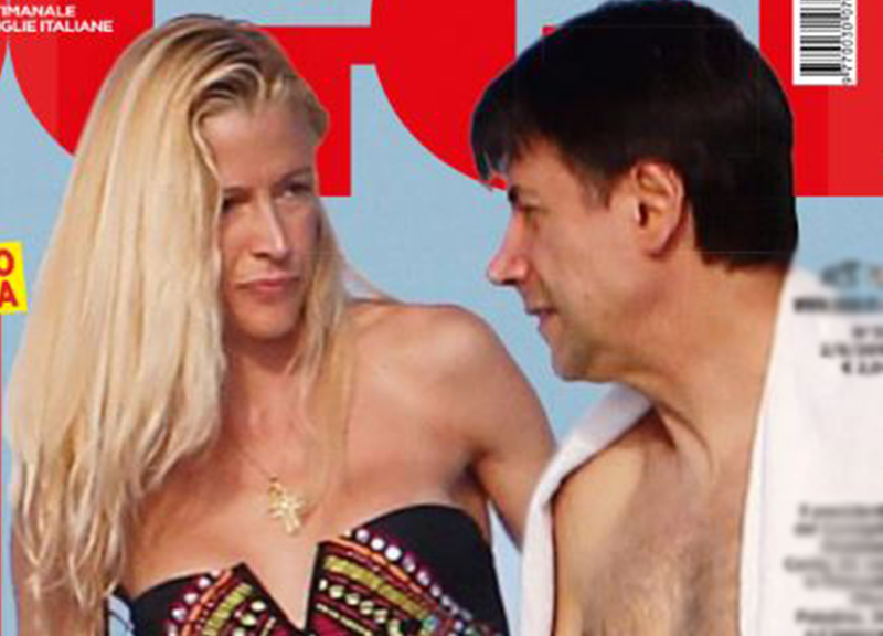 Governo, Conte e la compagna si rilassano. Ecco le foto esclusive della coppia Governo, Conte e la compagna si rilassano. Ecco le foto esclusive della coppia