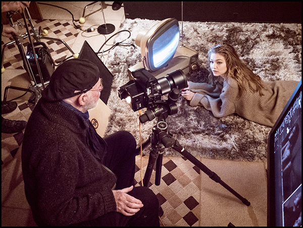 Calendario Pirelli 2019, ecco il backstage: da Laetitia Casta a Gigi Hadid Calendario Pirelli 2019, ecco il backstage: da Laetitia Casta a Gigi Hadid