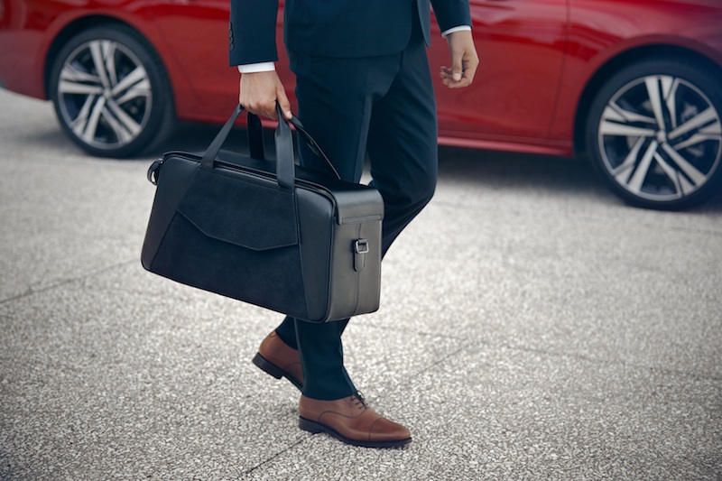 Peugeot Design lab, lancia una linea di bagagli pensate per la 508