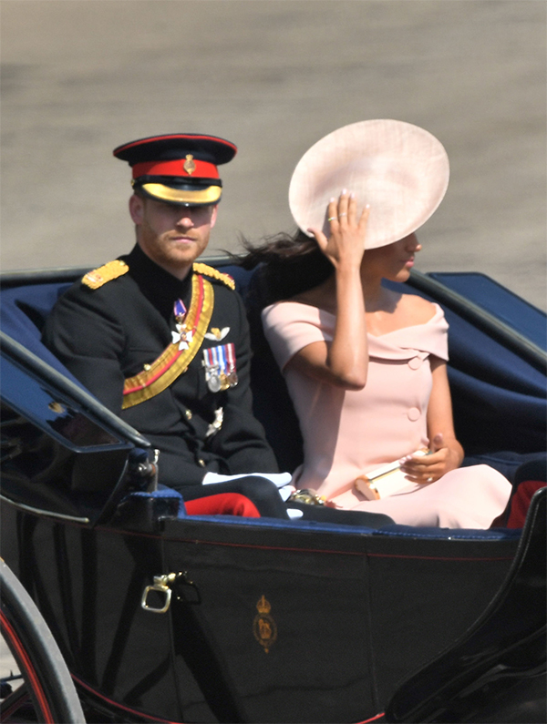 Meghan Markle e Harry danno “scandalo”: bacio in pubblico. MEGHAN MARKLE NEWS Meghan Markle e Harry danno “scandalo”: bacio in pubblico. MEGHAN MARKLE NEWS