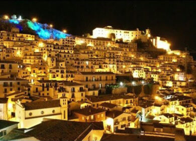 L’estate turistica del Borgo Pianello s’illumina con il Lucano Folk Festival