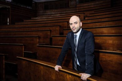 A.A.A. Cercasi nuovo leader della Sinistra. E si pensa a Saviano