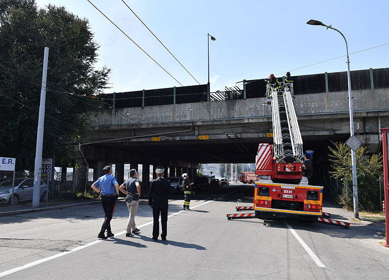 Bologna, incidente con un Tir: incendio in autostrada. Due morti. FOTO – VIDEO Bologna, incidente con un Tir: incendio in autostrada. Due morti. FOTO – VIDEO