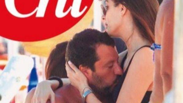 Salvini-Isoardi, coccole bollenti in spiaggia. SALVINI-ISOARDI, LE FOTO Salvini-Isoardi, coccole bollenti in spiaggia. SALVINI-ISOARDI, LE FOTO