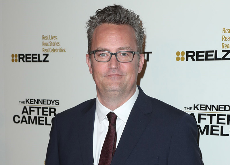 Paura per Matthew Perry: l’attore di Friends è stato operato d’urgenza Paura per Matthew Perry: l’attore di Friends è stato operato d’urgenza