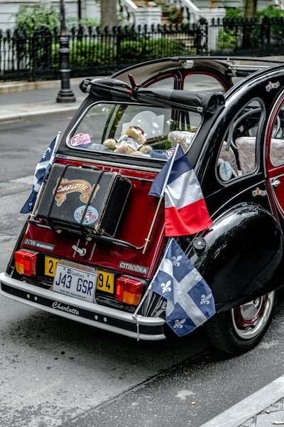 Citroen 2CV festeggia i 70 anni a New York Citroen 2CV festeggia i 70 anni a New York