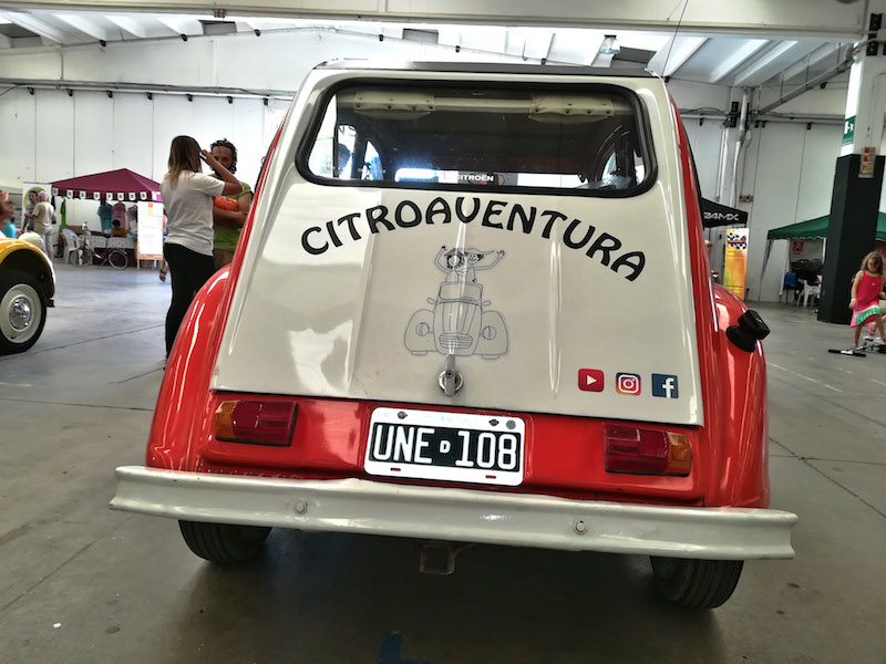 Citroen 2CV festeggia i 70 anni a New York Citroen 2CV festeggia i 70 anni a New York