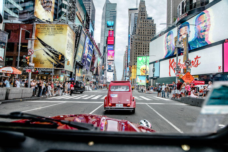 Citroen 2CV festeggia i 70 anni a New York Citroen 2CV festeggia i 70 anni a New York