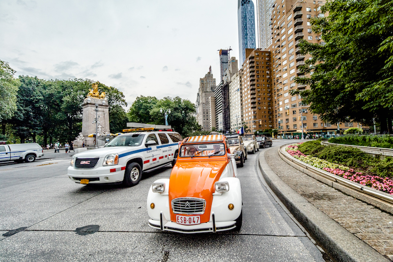 Citroen 2CV festeggia i 70 anni a New York Citroen 2CV festeggia i 70 anni a New York