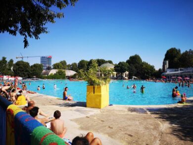 Un’estate a bordo vasca: viaggio al Lido, il mare dei milanesi