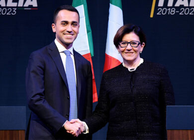 Difesa, su naja non si cambia idea. Solo un’idea romantica