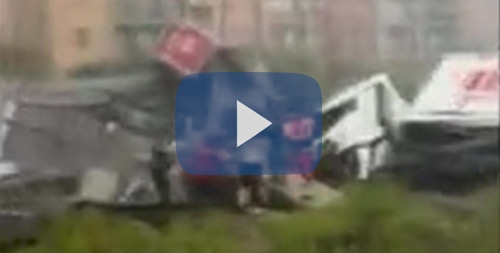 Ponte crollato a Genova le immagini dei primi soccorsi video Ponte crollato a Genova le immagini dei primi soccorsi video