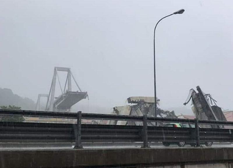 Genova, crolla un ponte sull’A10. Decine di morti Genova, crolla un ponte sull’A10. Decine di morti