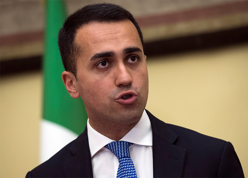 Genova, Di Maio: “Autostrade? Noi i primi a non prendere soldi dai Benetton” Genova, Di Maio: “Autostrade? Noi i primi a non prendere soldi dai Benetton”
