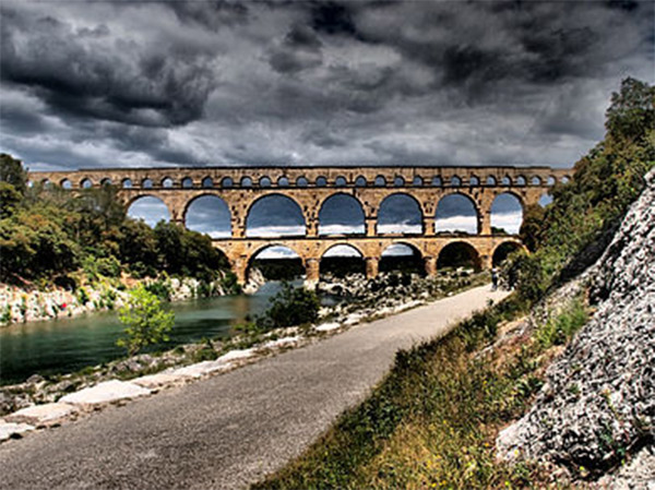 Ponte Morandi Genova, storia di una lunga e inesorabile decadenza bimillenaria Ponte Morandi Genova, storia di una lunga e inesorabile decadenza bimillenaria