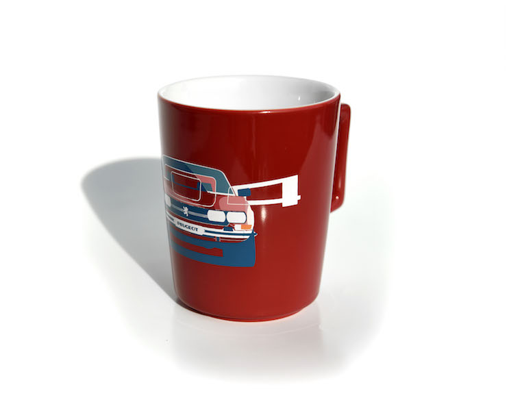 PEUGEOT Design Lab presenta la collezione Lifestyle 504 LEGEND PEUGEOT Design Lab presenta la collezione Lifestyle 504 LEGEND