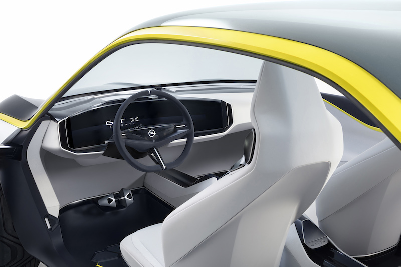 Opel  svela il GT X Experimental il primo SUV compatto elettrico 5 porte