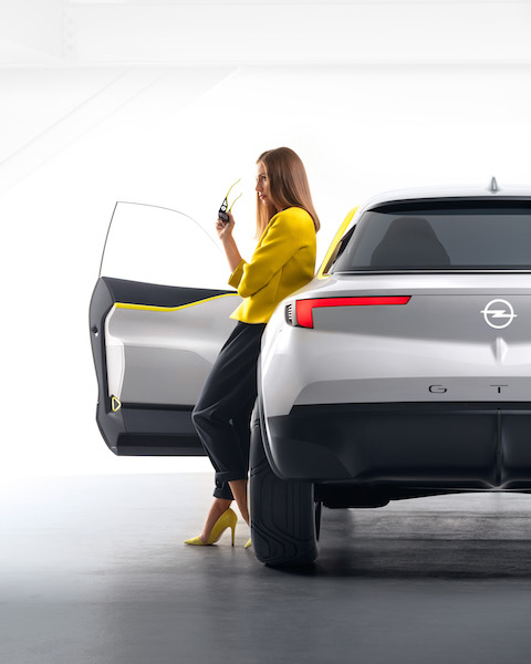 Opel  svela il GT X Experimental il primo SUV compatto elettrico 5 porte