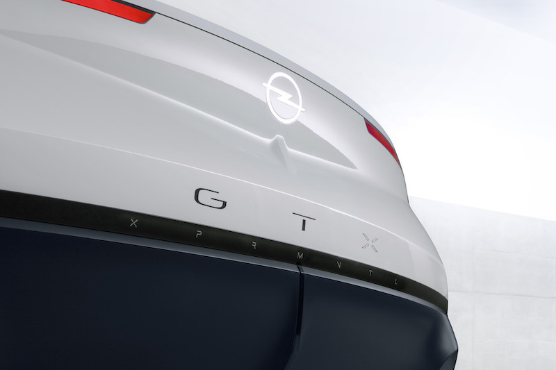Opel  svela il GT X Experimental il primo SUV compatto elettrico 5 porte