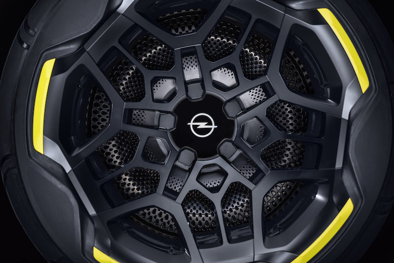 Opel  svela il GT X Experimental il primo SUV compatto elettrico 5 porte