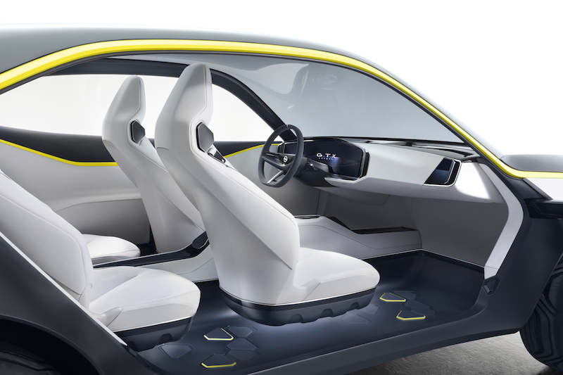 Opel  svela il GT X Experimental il primo SUV compatto elettrico 5 porte