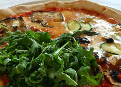 Ultras romanisti della pizza croccante. Nasce il Manifesto della Pizza Romana