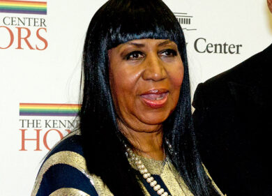 Aretha Franklin, bara d’oro e tacchi. Al funerale canterà Stevie Wonder