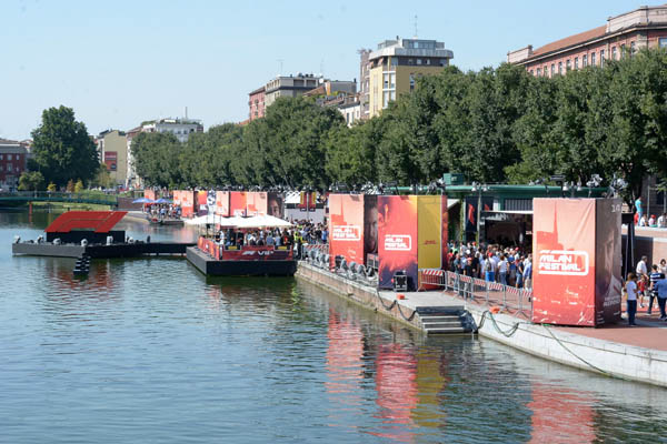 Vettel e Raikkonen con FERRARI F1 show pubblico alla Darsena Vettel e Raikkonen con FERRARI F1 show pubblico alla Darsena