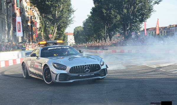 Vettel e Raikkonen con FERRARI F1 show pubblico alla Darsena Vettel e Raikkonen con FERRARI F1 show pubblico alla Darsena