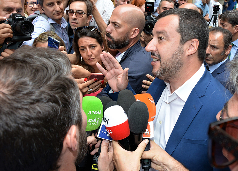 Galleria foto 'Matteo Salvini “incontra” Gloria' - foto 1