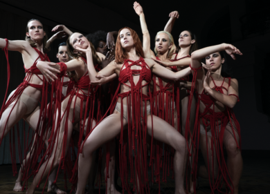 Suspiria, piovono applausi per il remake a Venezia. Ma Argento lo “sconfessa”