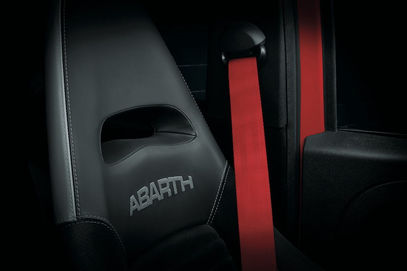 Abarth presenta la nuova gamma 595 Abarth presenta la nuova gamma 595