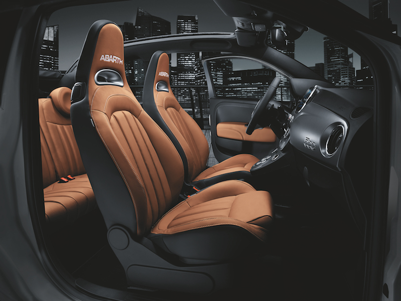 Abarth presenta la nuova gamma 595 Abarth presenta la nuova gamma 595