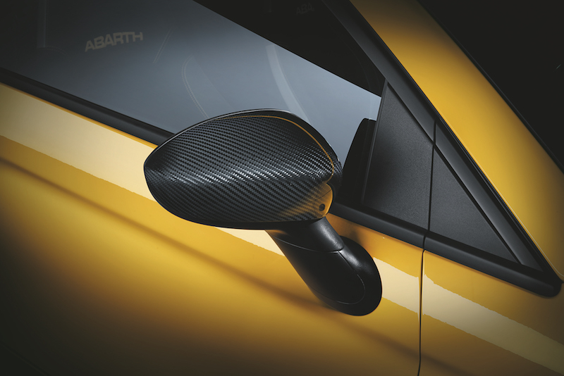 Abarth presenta la nuova gamma 595 Abarth presenta la nuova gamma 595