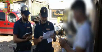 Rom, controlli a tappeto della polizia al campo nomadi di via Salvati