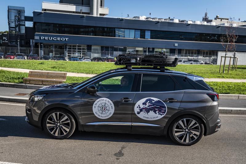 Sulle orme della “Via della Seta” con una Peugeot 3008 di serie Sulle orme della “Via della Seta” con una Peugeot 3008 di serie